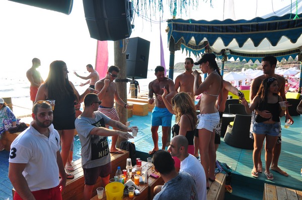 Champagne Showers @ Edde Sands